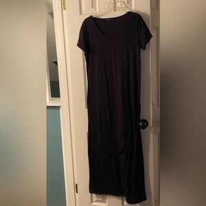 Black V-Neck Short Sleeve Dress